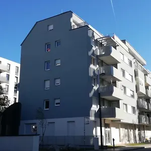 Exquisit Simmering Apartament